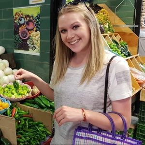 Meet your Posher, Stephanie